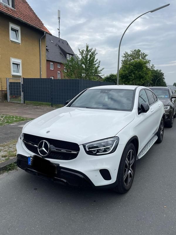 Weiß Gebraucht 2022 Mercedes GLC200 SUV | 40.500 € (Superpreis) - Bild 1/4