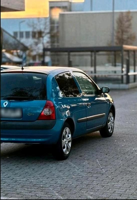 Gebraucht Renault Clio II 60 PS (44 kW) 2004 Kleinwagen