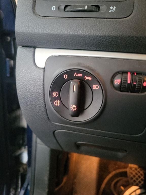 Gebraucht VW Golf VI United 102 PS (75 kW) 2008 Blau Kleinwagen