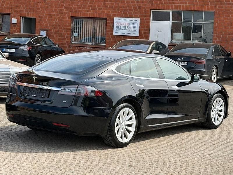 Second-hand Tesla Model S 235 kW (320 CP) 2017 Negru Hatchback