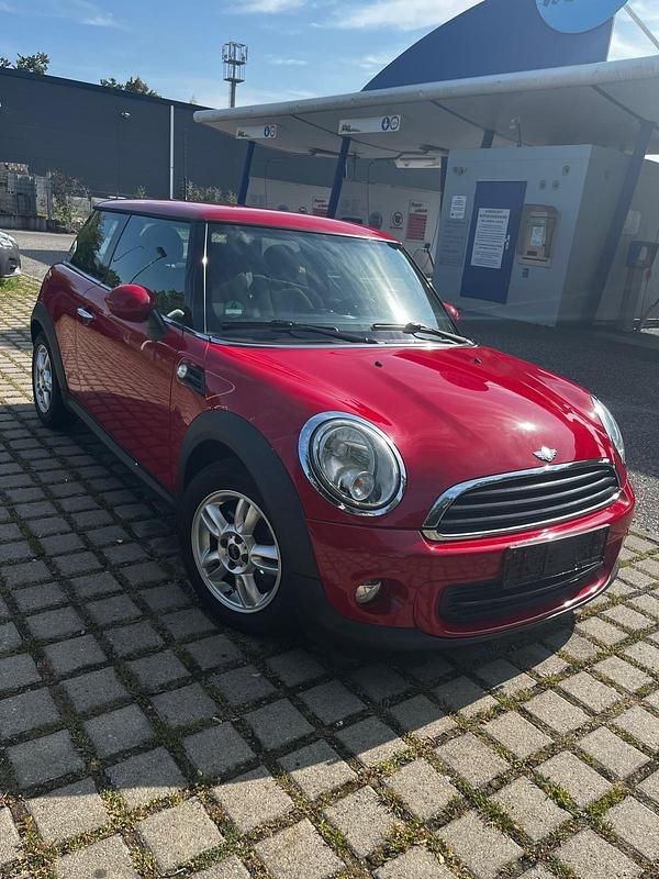 Rot Gebraucht 2011 Mini ONE Chili Kleinwagen | 5.900 € (Etwas zu teuer) - Bild 1/4