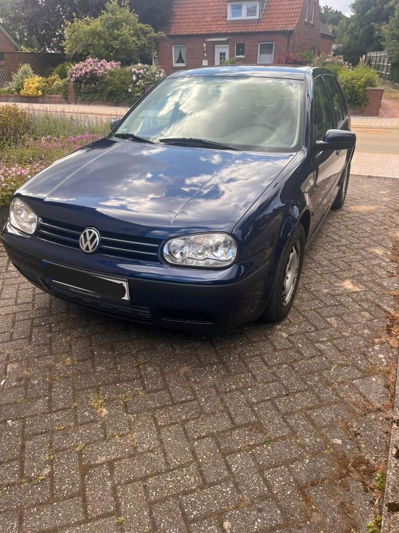 Blau Gebraucht 2003 VW Golf IV Basis Limousine | 550 € (Superpreis) - Bild 1/4