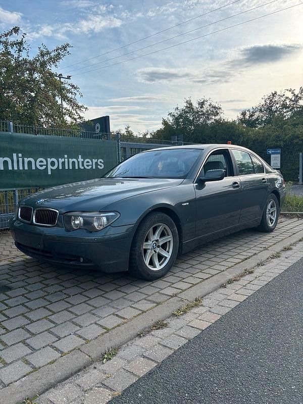 Grau Gebraucht 2001 BMW 735 Limousine | 3.700 € (Fairer Preis) - Bild 1/4