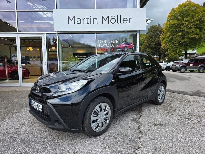 Schwarz Gebraucht 2024 Toyota Aygo X-play Kleinwagen | 14.990 € (Fairer Preis) - Bild 1/4