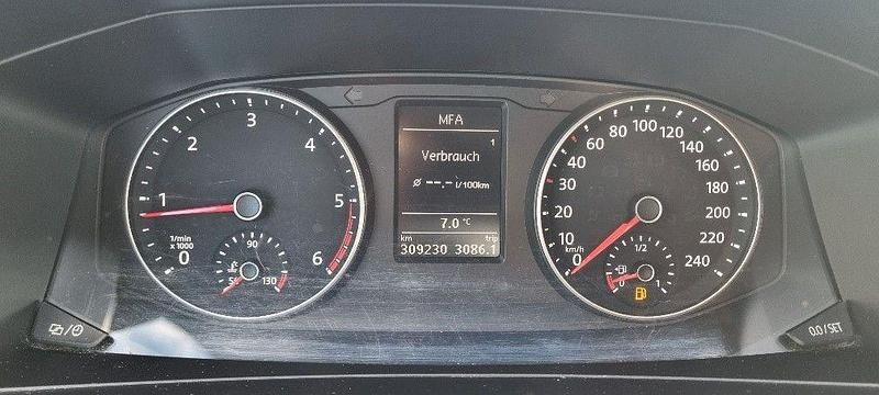 Gebraucht VW Caravelle 150 PS (110 kW) 2016 Blau Van / Kleinbus