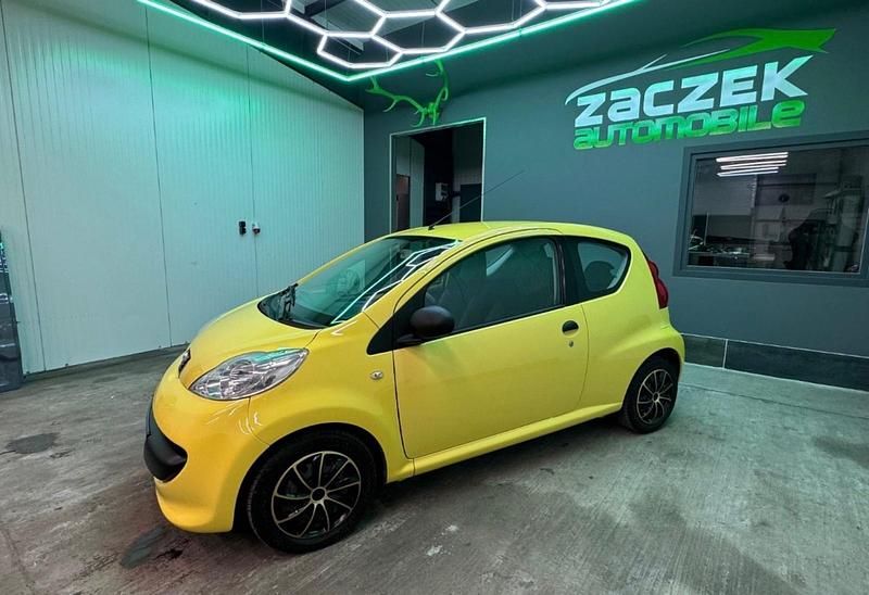 Gelb Gebraucht 2007 Peugeot 107 Kleinwagen | 2.999 € (Etwas zu teuer) - Bild 1/4