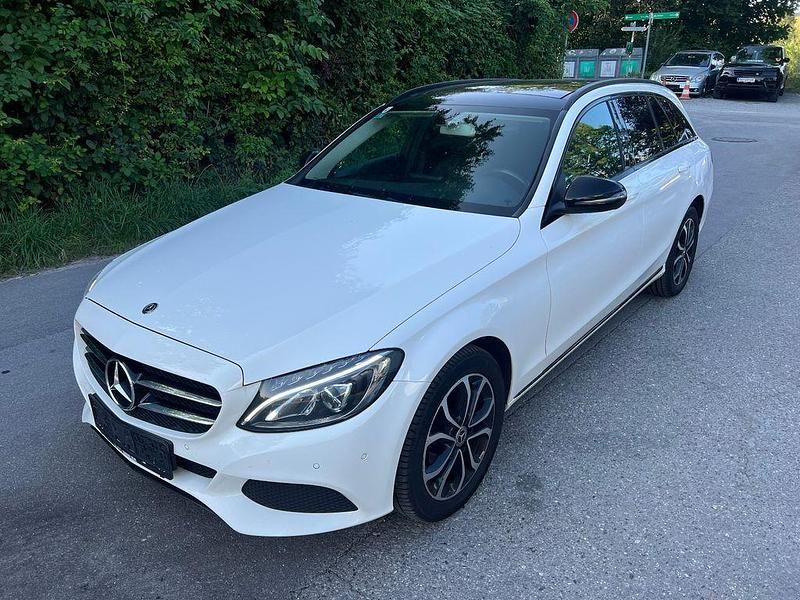 Gebraucht Mercedes C220 Avantgarde 170 PS (125 kW) 2017 Weiß Limousine
