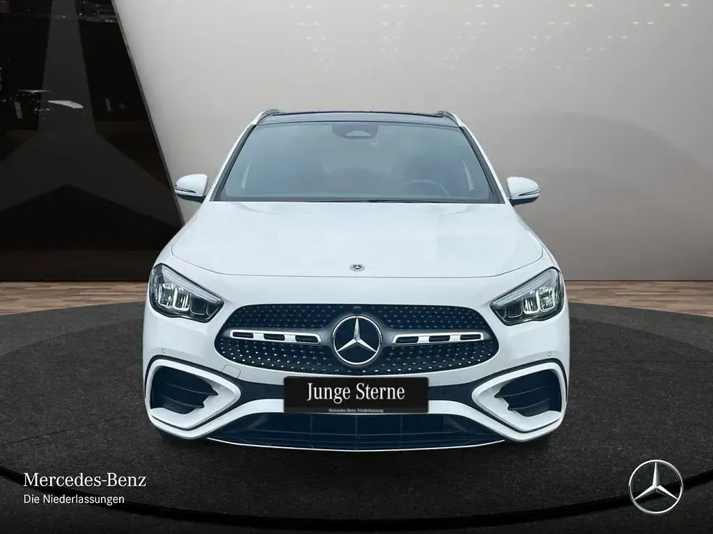 Gebraucht Mercedes GLA200 AMG 150 PS (110 kW) 2025 Weiß SUV