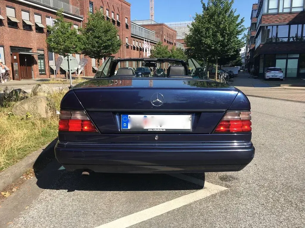 Gebraucht Mercedes E200 Edition 136 PS (100 kW) 1997 Blau Cabrio