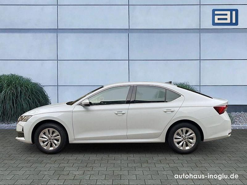 Neu Skoda Octavia Selection 150 PS (110 kW) 2025 Weiß Limousine
