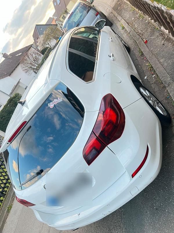 Usata Opel Astra 110 CV (80 kW) 2011 Bianco Berlina