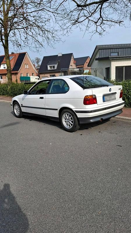 Gebraucht BMW 316 102 PS (75 kW) 1995 Weiß Coupé