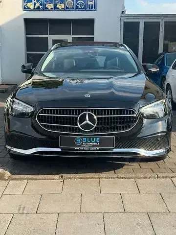 Gebraucht Mercedes E300 320 PS (235 kW) 2021 Schwarz Limousine
