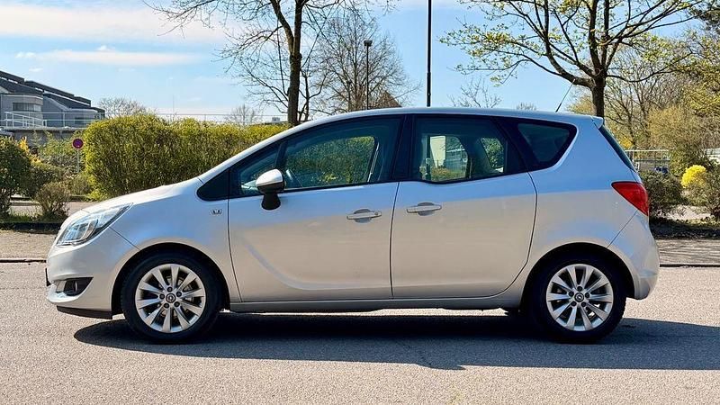 Gebraucht Opel Meriva Style 120 PS (88 kW) 2014 Silber Van / Kleinbus