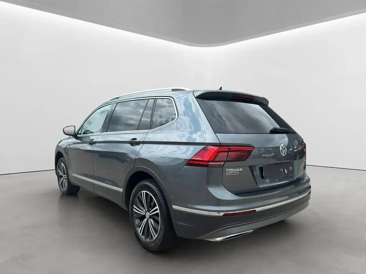Gebraucht VW Tiguan Allspace 150 PS (110 kW) 2019 Grau SUV