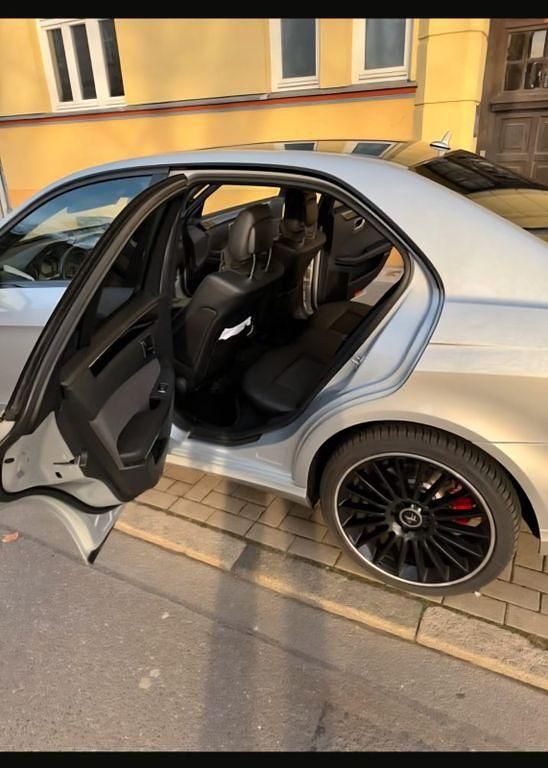 Gebraucht Mercedes E350 Avantgarde 265 PS (194 kW) 2010 Schwarz Coupé