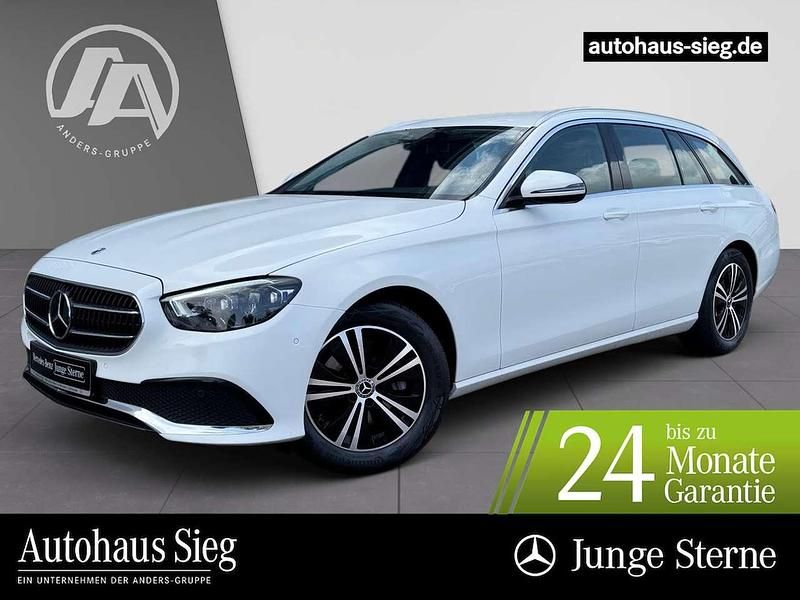 Weiß polarweiß Gebraucht 2023 Mercedes E300 Avantgarde Kombi | 44.894 € - Bild 1/3