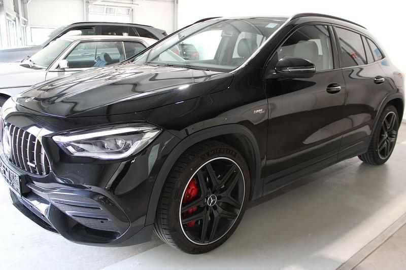 Kosmosschwarz Gebraucht 2021 Mercedes GLA35 AMG AMG SUV | 46.750 € (Fairer Preis) - Bild 1/4