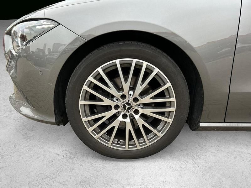 Gebraucht Mercedes CLA200 163 PS (119 kW) 2019 Metalliclack mountaingrau Coupé