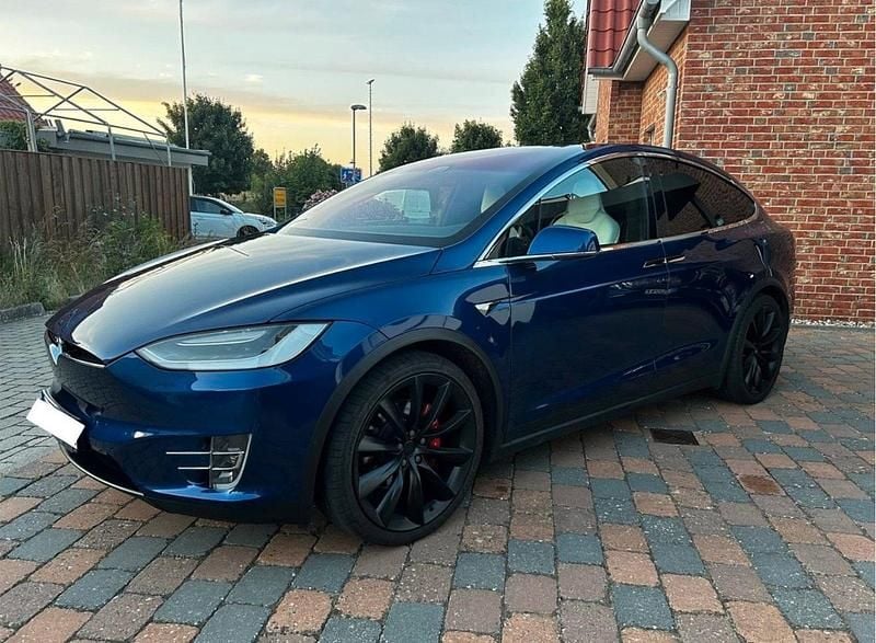 Blau Gebraucht 2019 Tesla Model X Performance SUV | 41.900 € (Fairer Preis) - Bild 1/4