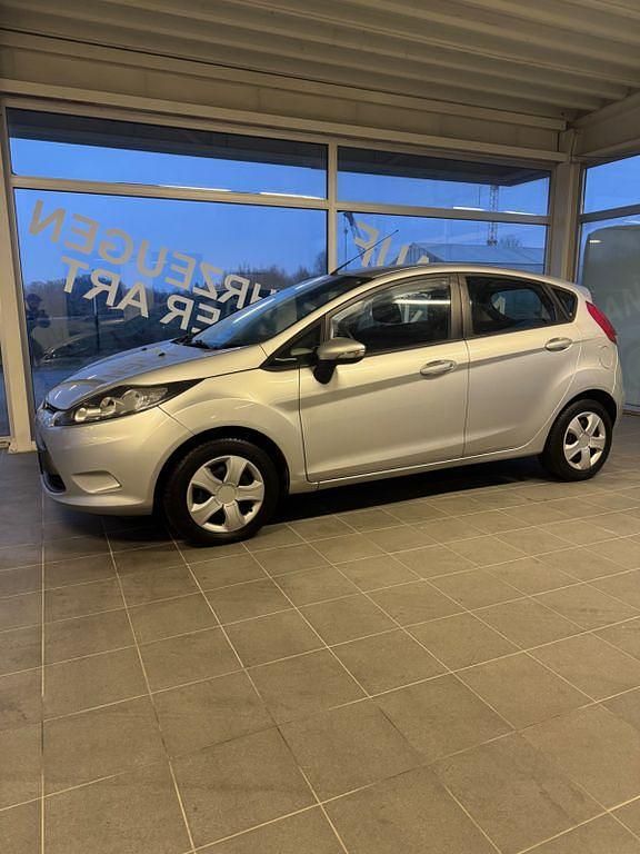 Gebraucht Ford Fiesta Trend 82 PS (60 kW) 2011 Grau Kleinwagen