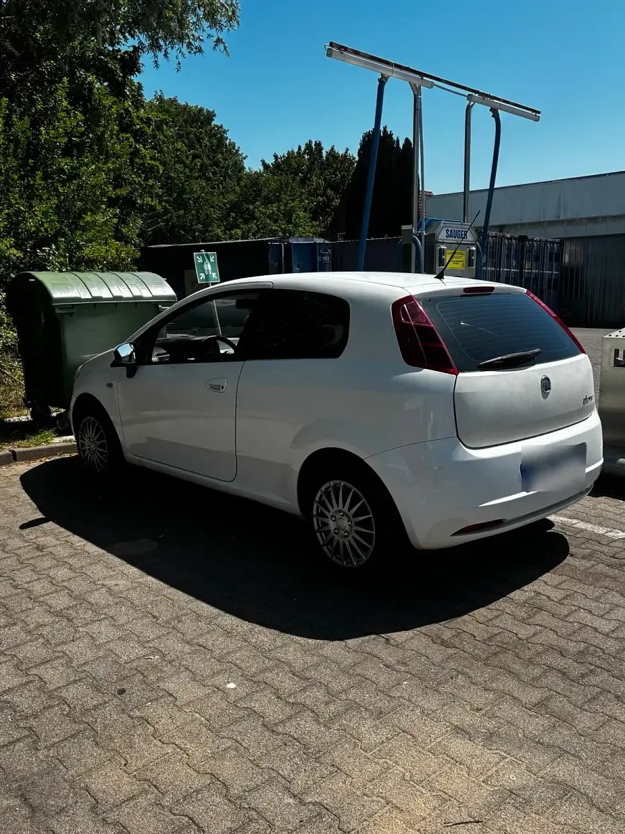 Gebraucht Fiat Punto 74 PS (54 kW) 2009 Weiß Kleinwagen