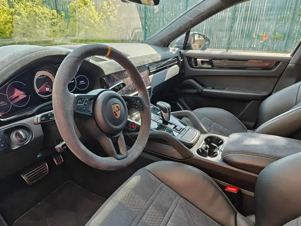 Gebraucht Porsche Cayenne Turbo GT 640 PS (470 kW) 2023 Schwarz SUV