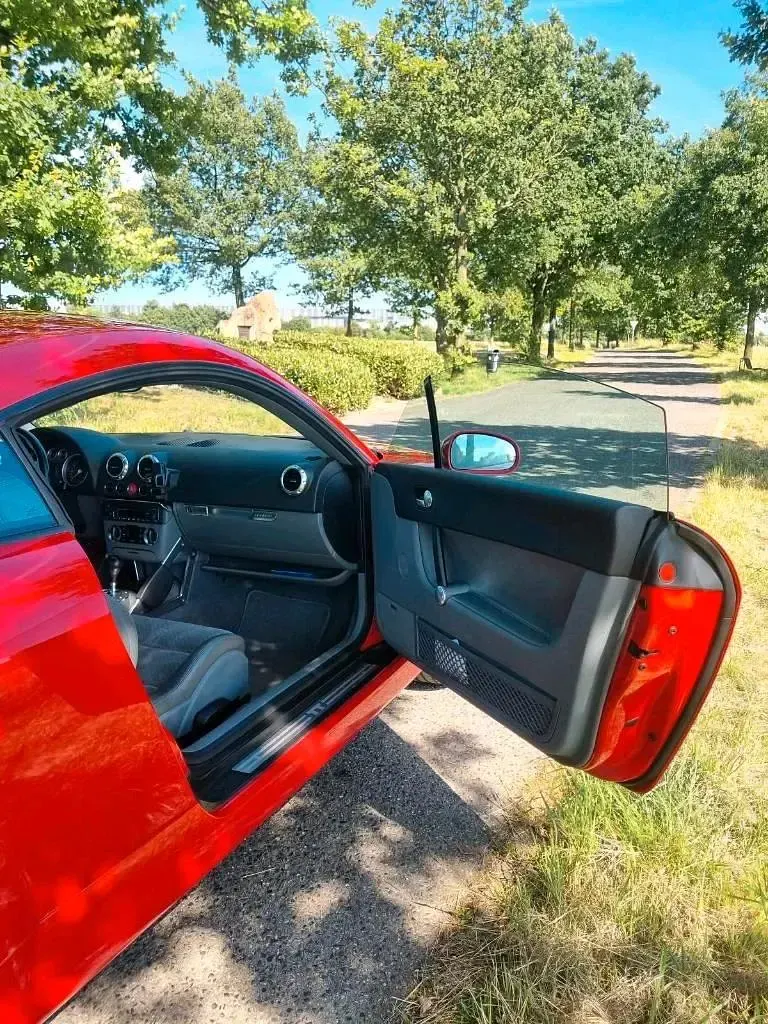 Gebraucht Audi TT 250 PS (183 kW) 2004 Rot Coupé