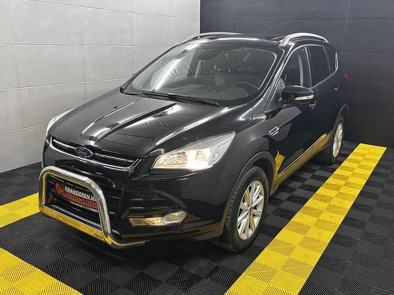 Schwarz Gebraucht 2016 Ford Kuga Titanium SUV | 11.990 € (Guter Preis) - Bild 1/4