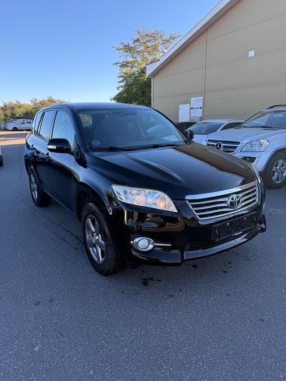 Schwarz Gebraucht 2012 Toyota RAV4 SUV | 5.900 € - Bild 1/4