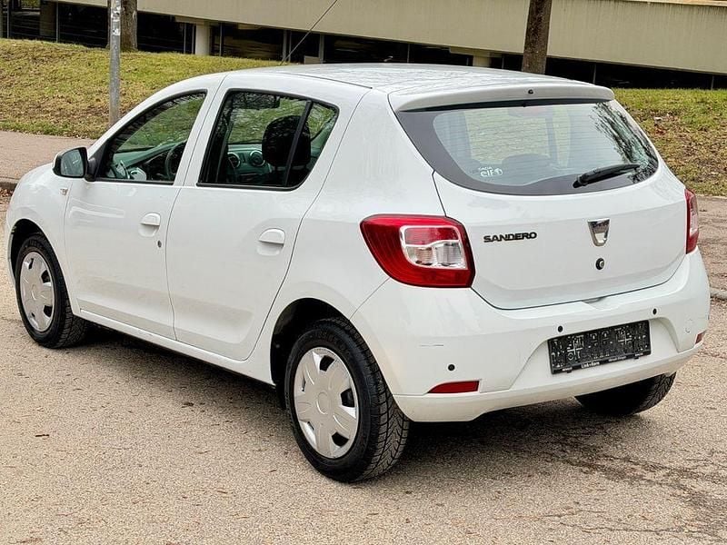 Gebraucht Dacia Sandero Lauréate 75 PS (55 kW) 2014 Weiß Limousine