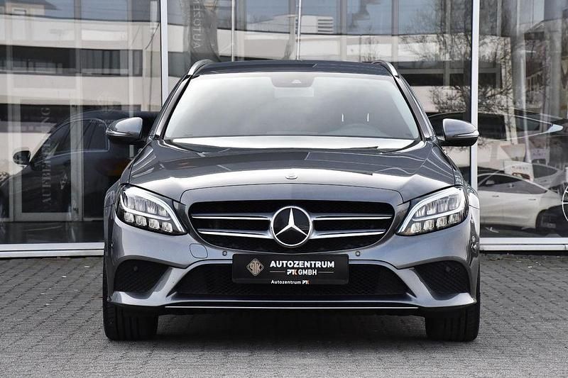 Gebraucht Mercedes C220 194 PS (142 kW) 2018 Grau Kombi