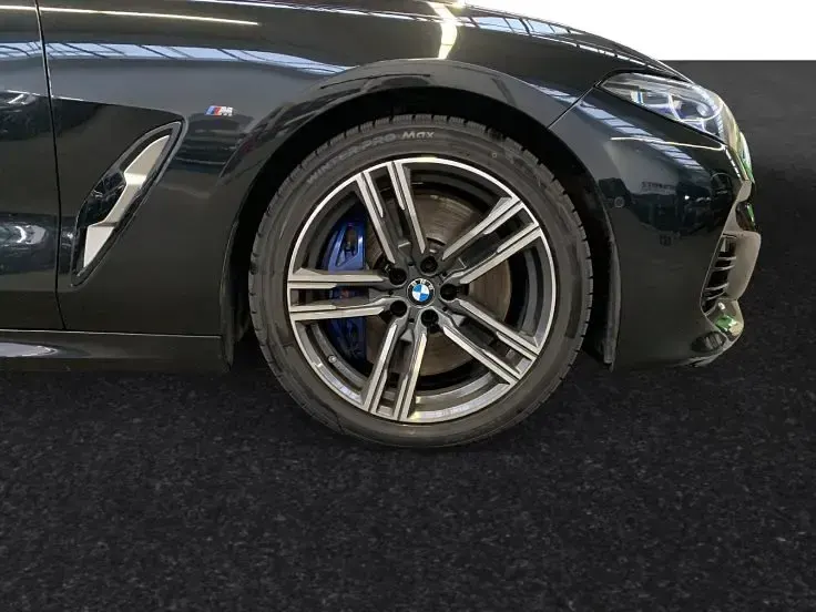 Gebraucht BMW M850 M Sport 530 PS (389 kW) 2022 Saphirschwarz metallic Limousine