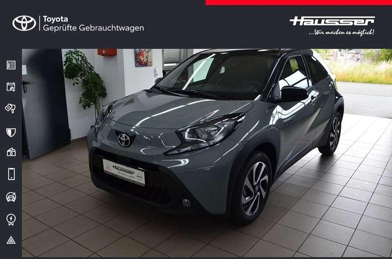 Grau Neu 2025 Toyota Aygo Kleinwagen | 21.840 € - Bild 1/4