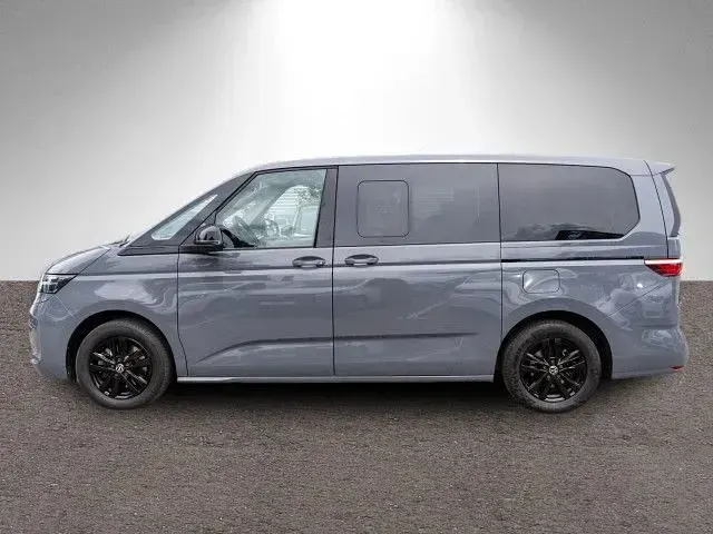Gebraucht VW Multivan Life 204 PS (150 kW) 2023 Pure grey Van / Kleinbus