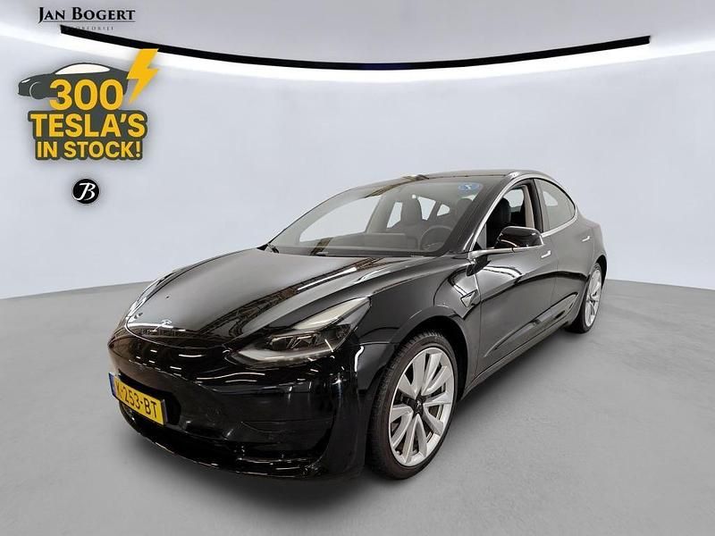 Schwarz Gebraucht 2020 Tesla Model 3 Standard Range Limousine | 18.900 € (Fairer Preis) - Bild 1/4