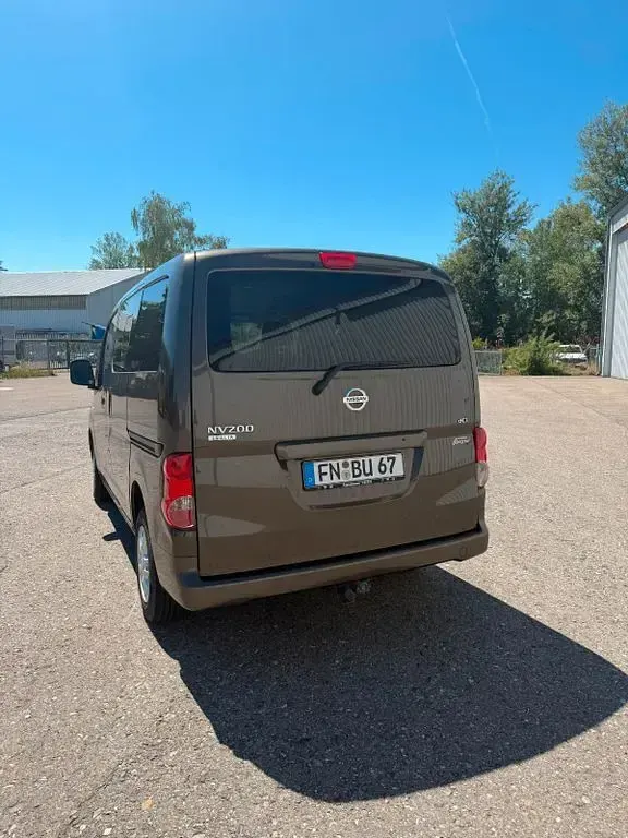 Gebraucht Nissan Evalia 110 PS (80 kW) 2015 Braun Van / Kleinbus
