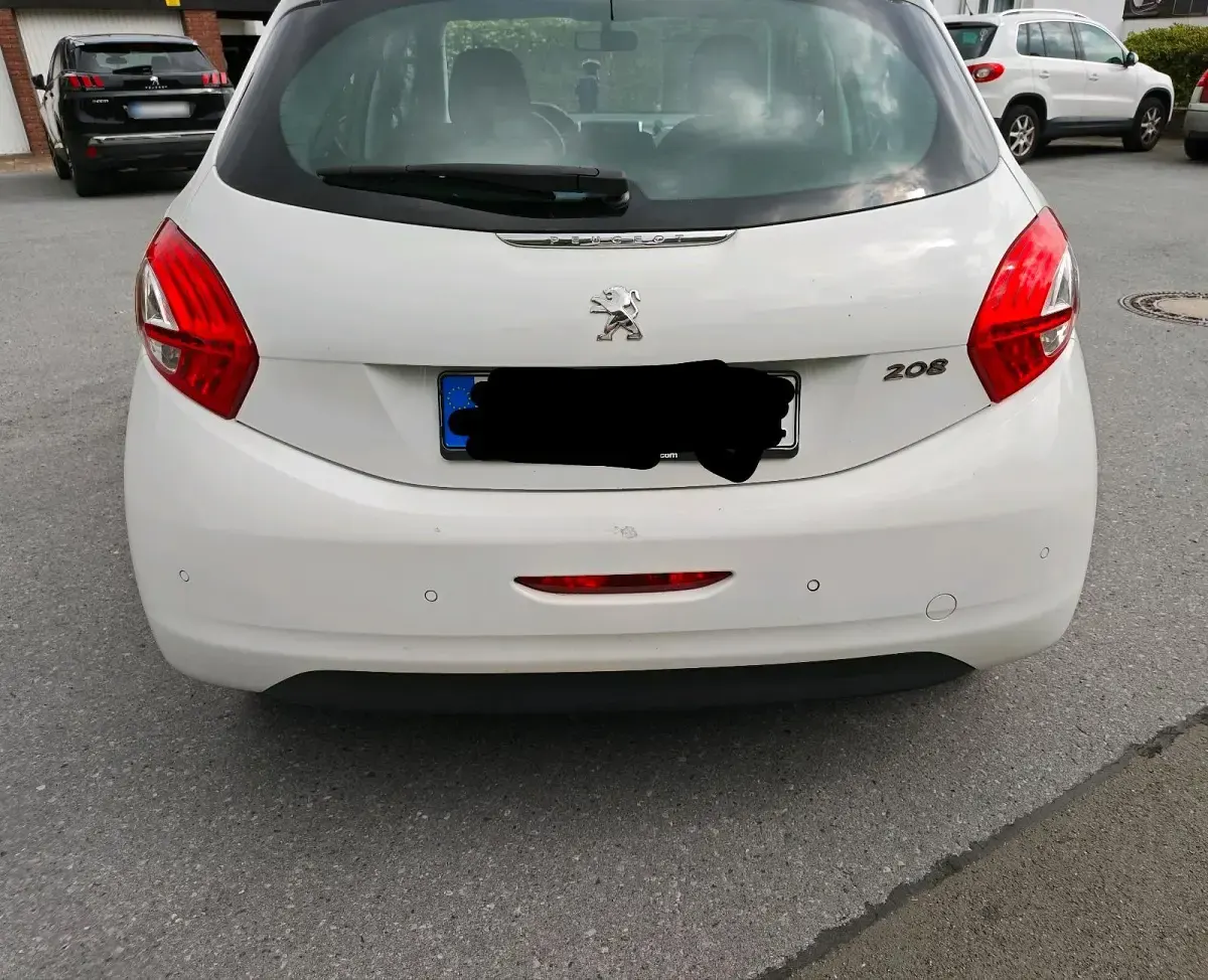 Gebraucht Peugeot 208 Active 82 PS (60 kW) 2012 Weiß Kleinwagen