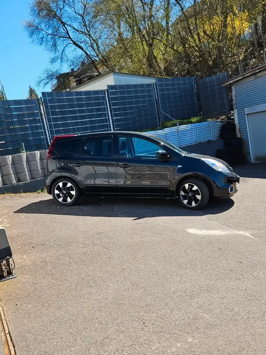 Gebraucht Nissan Note 90 PS (66 kW) 2013 Schwarz Kleinwagen