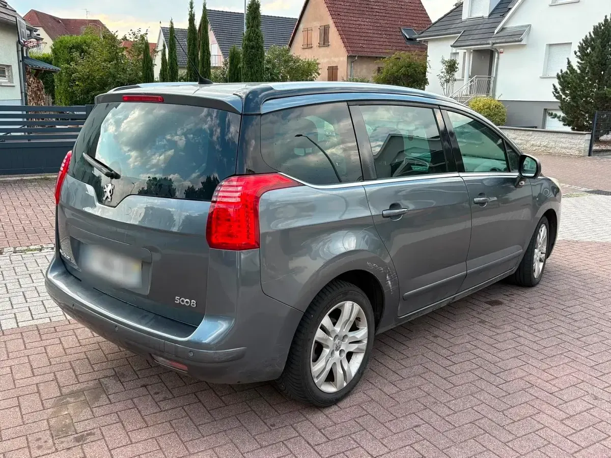 Gebraucht Peugeot 5008 150 PS (110 kW) 2011 Grau Van / Kleinbus