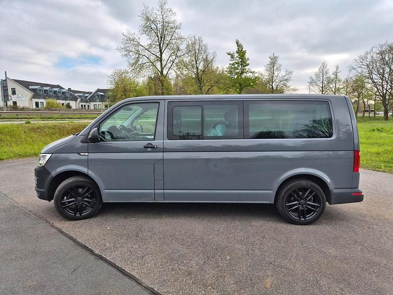 Gebraucht VW Caravelle Trendline 150 PS (110 kW) 2016 Grau Van