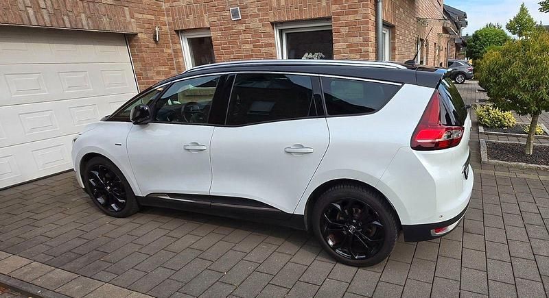 Weiß Gebraucht 2019 Renault Grand Scénic IV Bose Edition Van / Kleinbus | 16.300 € (Fairer Preis) - Bild 1/4