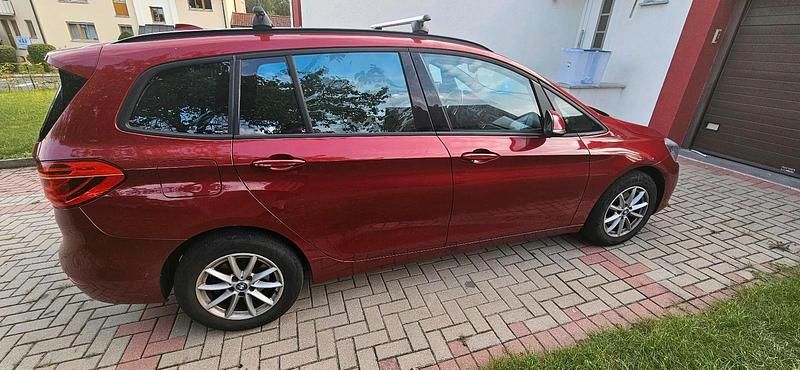 Rot Gebraucht 2015 BMW 216 Gran Tourer Advantage Van / Kleinbus | 9.900 € (Etwas zu teuer) - Bild 1/4