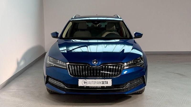 Gebraucht Skoda Superb Style 218 PS (160 kW) 2022 Blau Kombi