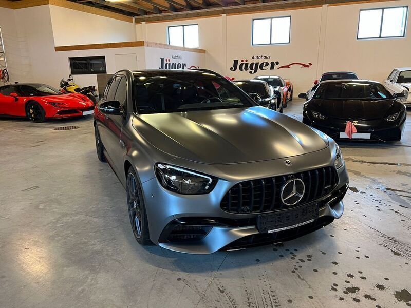 Grau Gebraucht 2022 Mercedes E63S AMG AMG Limousine | 77.900 € - Bild 1/4
