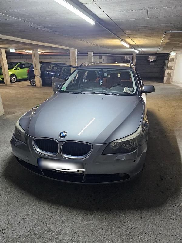 Silber Gebraucht 2004 BMW 525 Kombi | 3.000 € (Guter Preis) - Bild 1/4