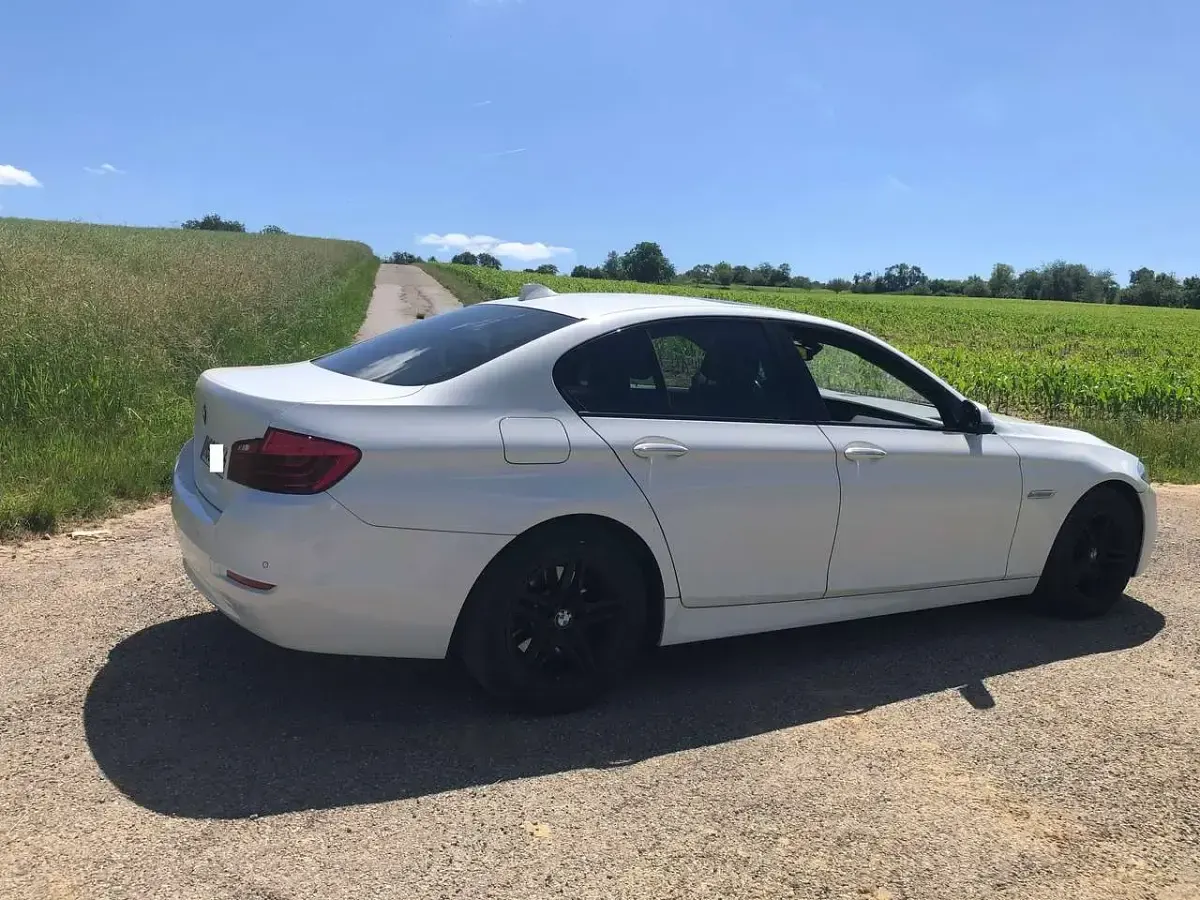 Gebraucht BMW 520 Comfort Edition 190 PS (139 kW) 2016 Weiß Limousine