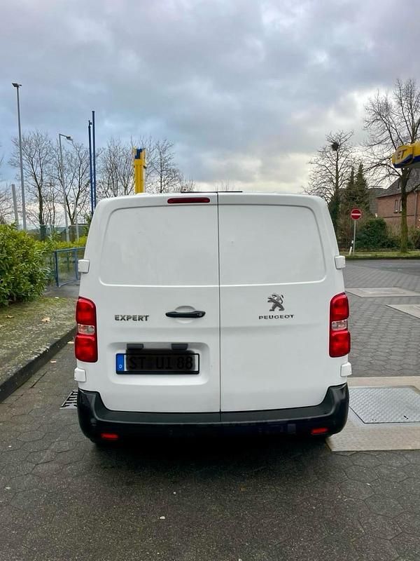 Gebraucht Peugeot Expert 90 PS (66 kW) 2022 Weiß Van