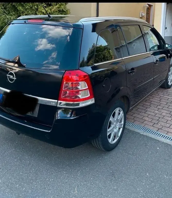 Gebraucht Opel Zafira Innovation 140 PS (102 kW) 2009 Schwarz Van / Kleinbus