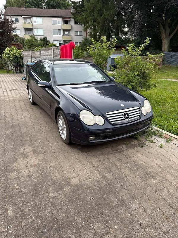 Gebraucht 2002 Mercedes C180 Coupé | 999 € (Guter Preis) - Bild 1/4